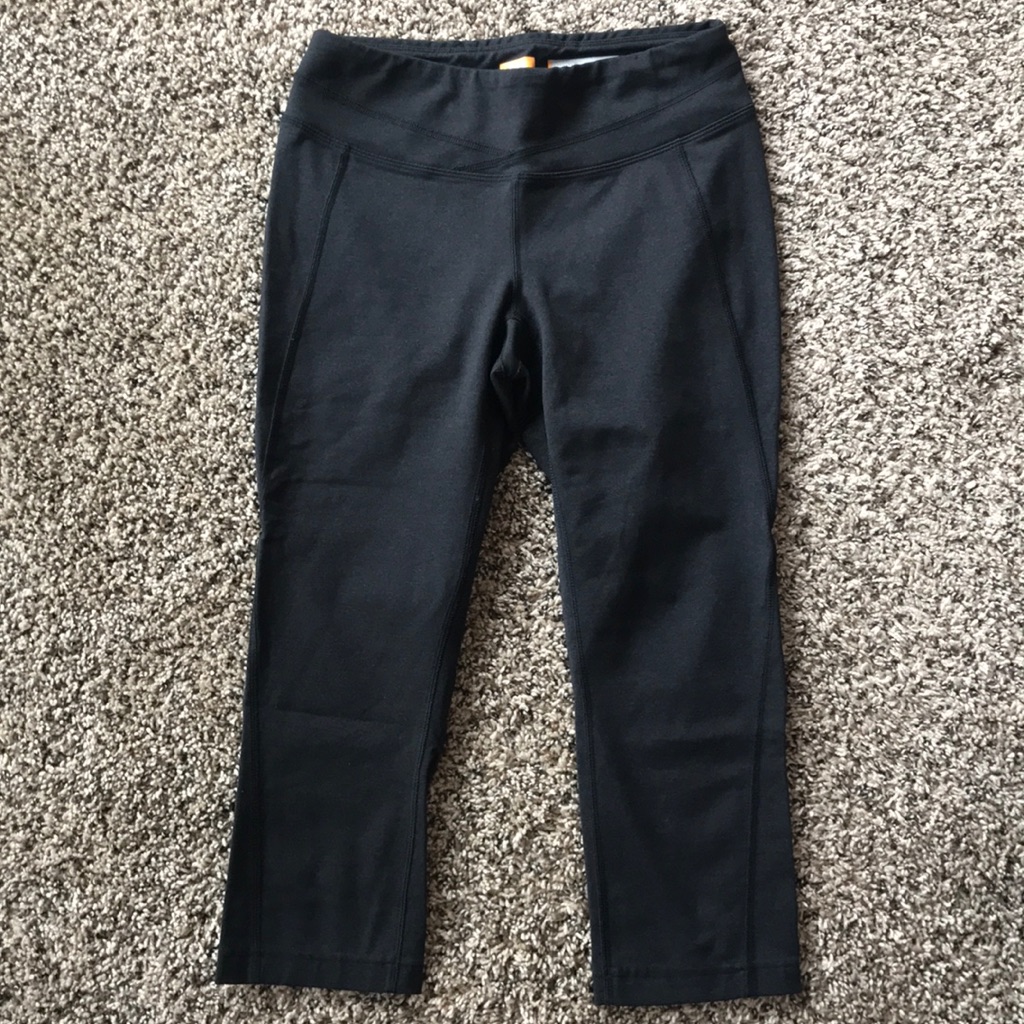Lucy Grey Cropped Leggings Lucy Powermax